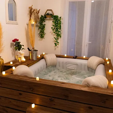 Nuit Charnelle Villa *